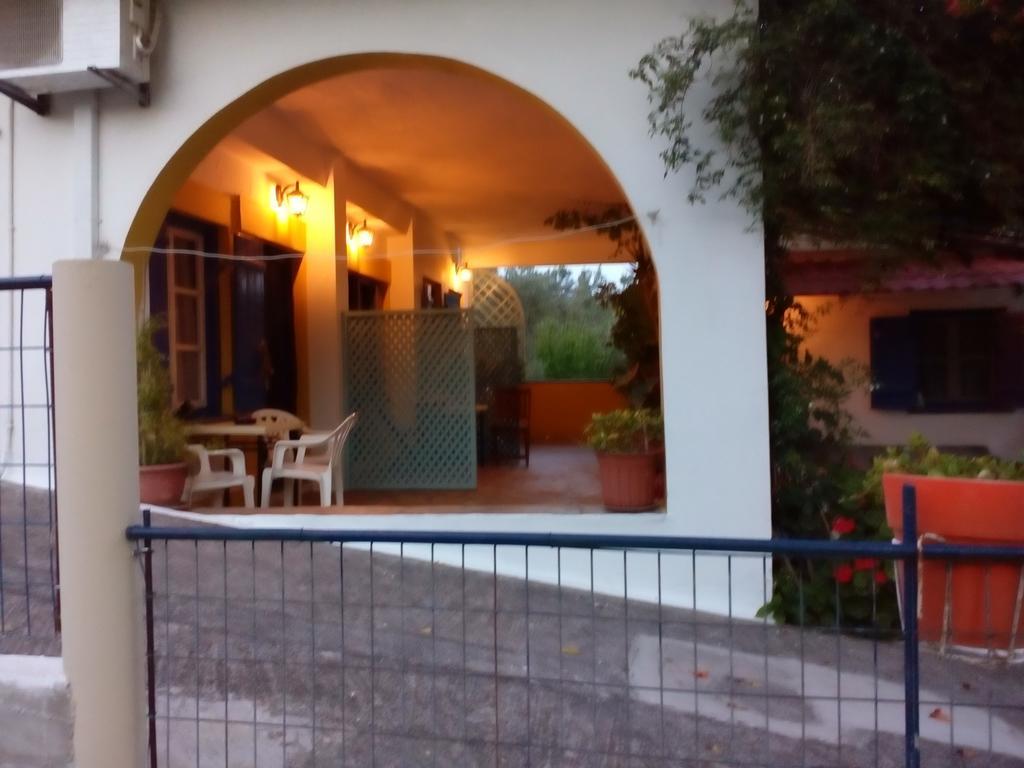 Apartamento Alexandra Sofia Stafylos Exterior foto